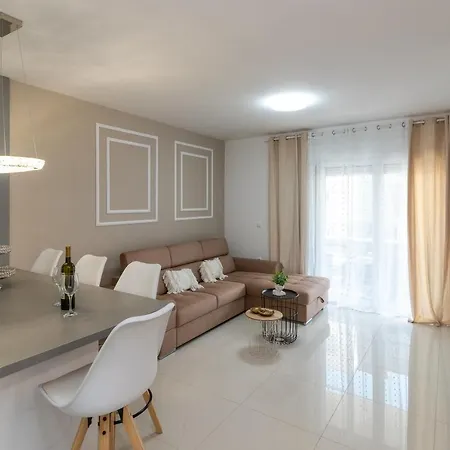 Apartments Angelus Trogir Exterior photo