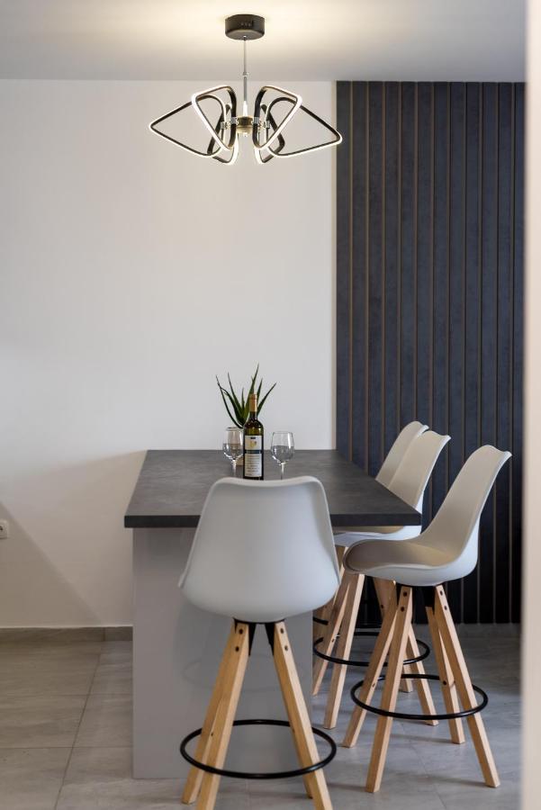 Angelus Apartment