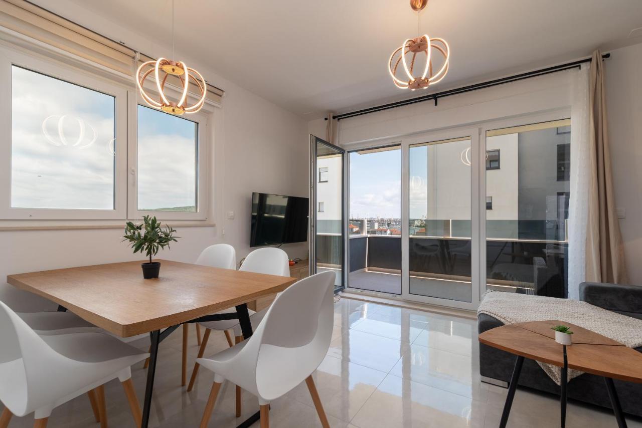 Angelus Apartment