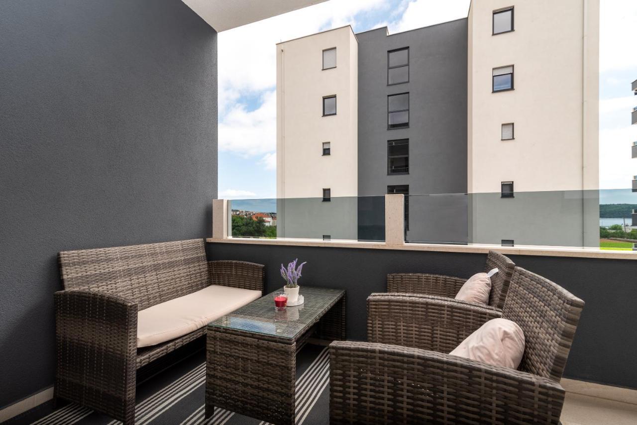 Angelus Apartment