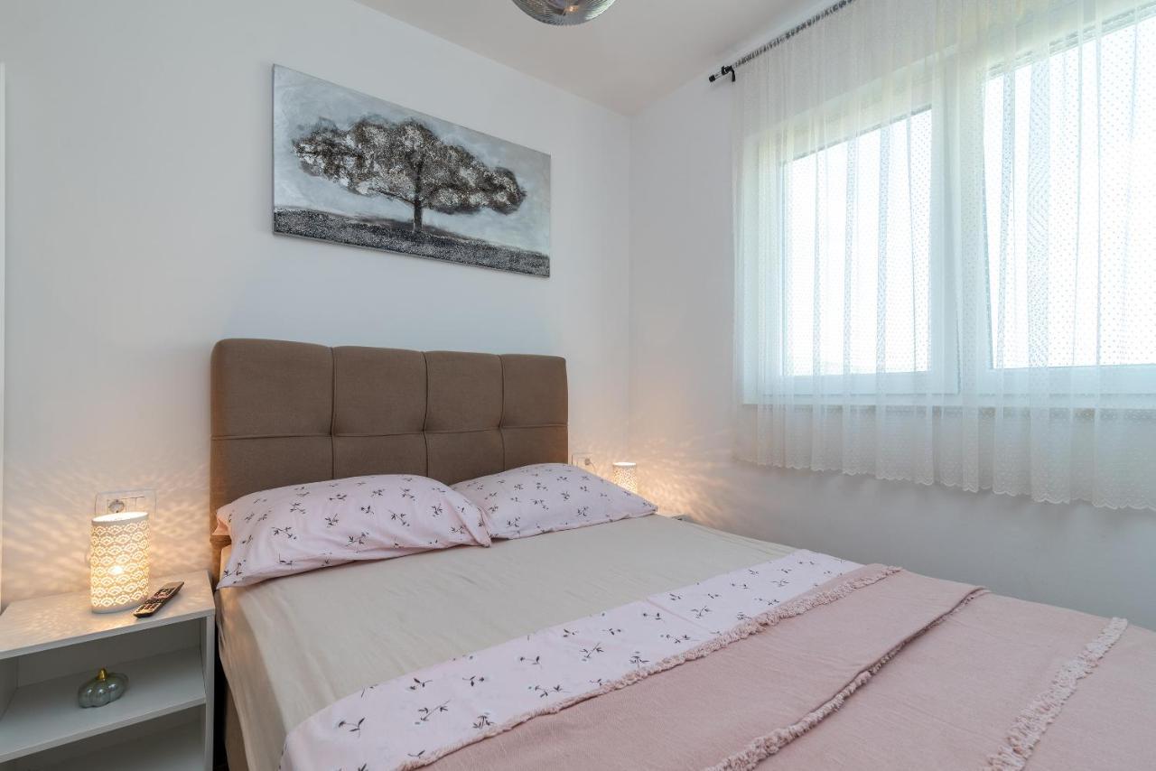 Angelus Apartment *