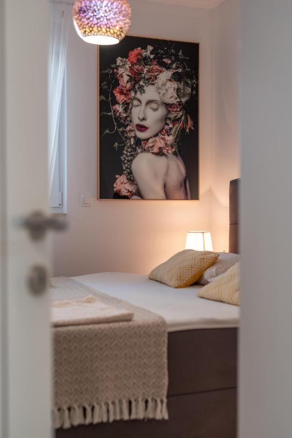 Angelus Apartment *