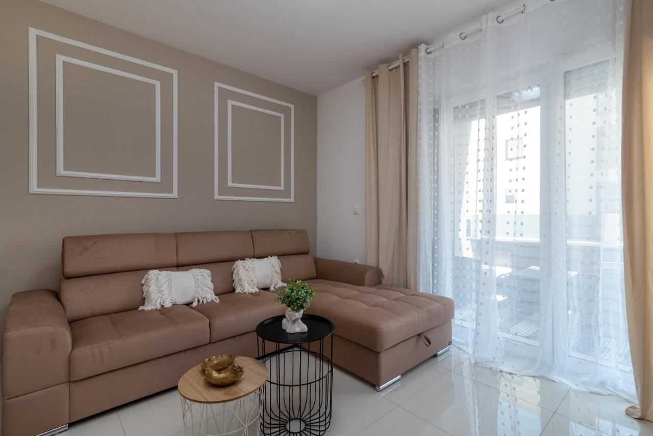 Angelus Apartment *